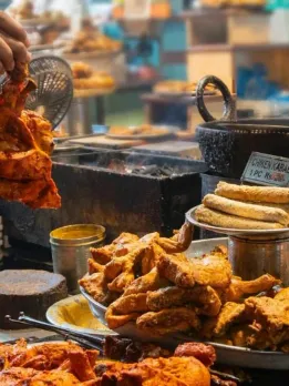 Food-Streets-of-India-1659711816