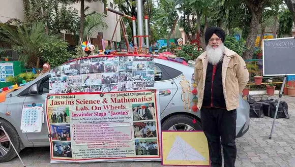 कार को बनाया लैब, घर-घर तक पहुंचा रहे विज्ञान