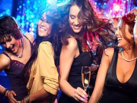 Nightlife : नोएडा के इन तीन क्लब में हर कोई ले सकता है फ्री में एंट्री
