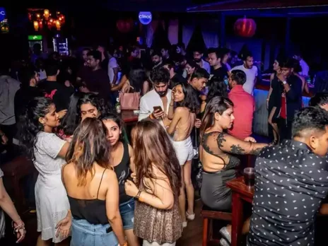 Noida की वो जगहें जहां 10 बजे के बाद कभी नहीं होती रात 