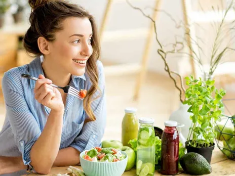 Health Tips : गर्मियों के मौसम में कभी नहीं खानी चाहिए ये चीजें 