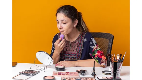 Follow These 5 Game Changing Tricks To Set Your Makeup In Summer