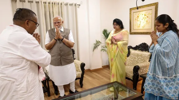 PM Modi Meets Family Of Pahalgam Victim