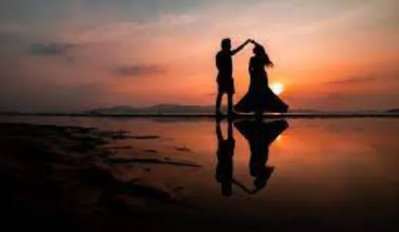 Couple(Unsplash).png
