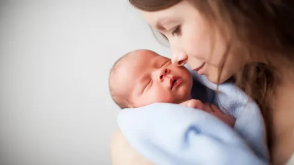 mother and kid (freepik).png