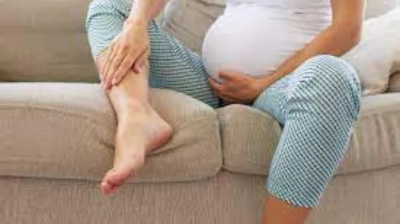 swollen feet in pregnancy