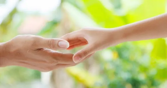 Relationship Tips: प्यार को फिर से जगाएं, रिश्ते सुधारने के टिप्स