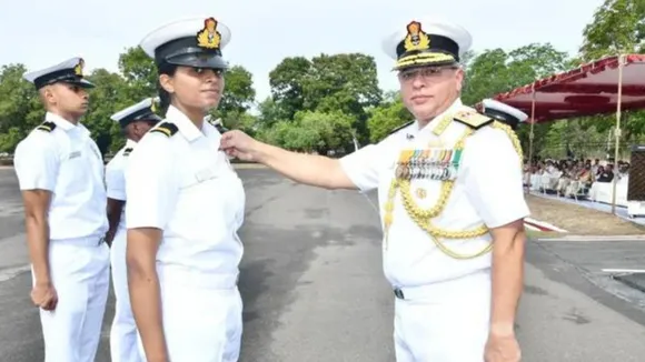 Sub Lieutenant Anamika Rajeev Becomes Indian Navy First Woman Helicopter Pilot 