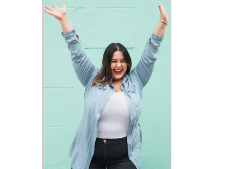 Curvy woman.png