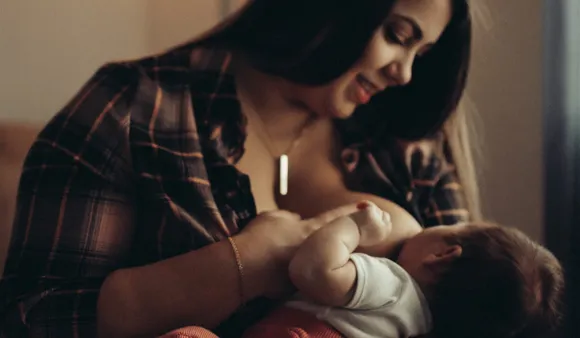 Breastfeeding(Unsplash)