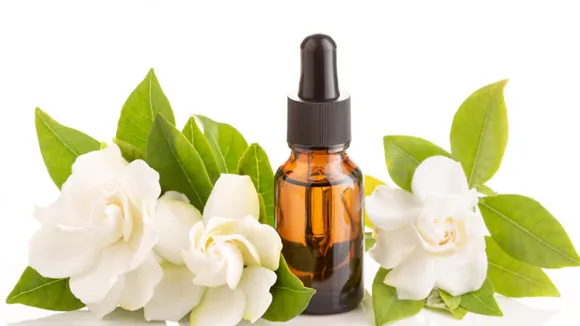 Hair Oiling And Massage(freepik)