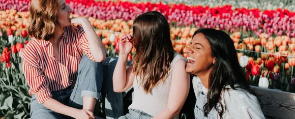 Happy girls ic Unsplash 