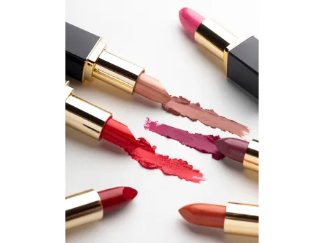 Lipstick For Night Parties (Freepik)