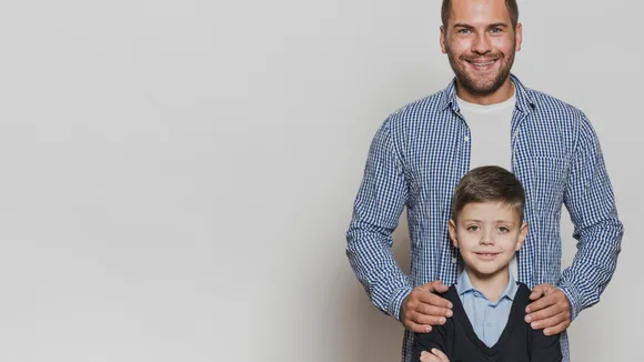 father and son (freepik)