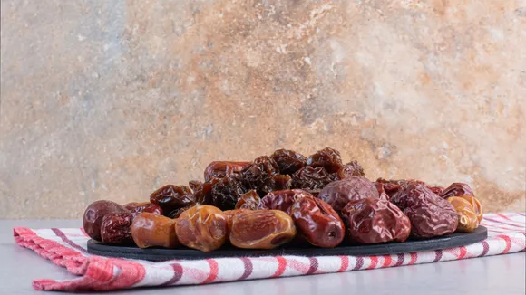 5 Big Benefits Of Eating Dates Soaked In Water