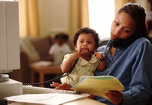 Tips for Working Moms : क्या आप एक वर्किंग मॉम है ? इन 5 तरीकों से रखे अपना ध्यान