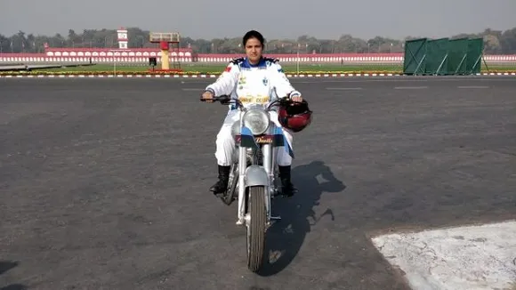 आर्मी डेरदेविल की पहली महिला कैप्टन शिखा सुरभि से मिलिए