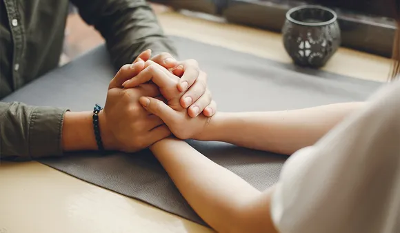 क्या आप सिर्फ़ दोस्त हैं? जानिए इन 5 signs से