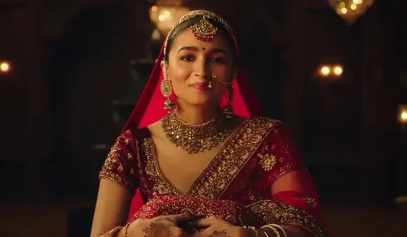 Alia Bhatt Manyavar Controversy: आलिया भट्ट ने कन्यादान के ऊपर एड किया, हिन्दुओं की भावनाओं को ठेस पहुंची