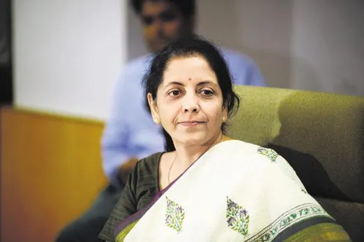 निर्मला सीतारमण ने 1.7 लाख करोड़ रुपये की इकनोमिक रिलीफ पैकेज की अनाउंसमेंट की