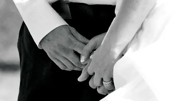 5 Signs Your Husband Is Cheating: इन संकेतों को नजरंदाज न करें 