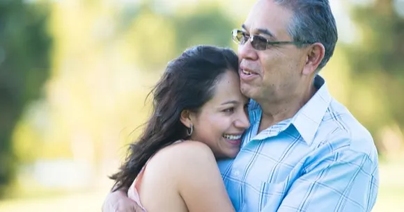 Father's Day : इस फादर्स डे यह गिफ्ट देकर फिल करवाएं स्पेशल