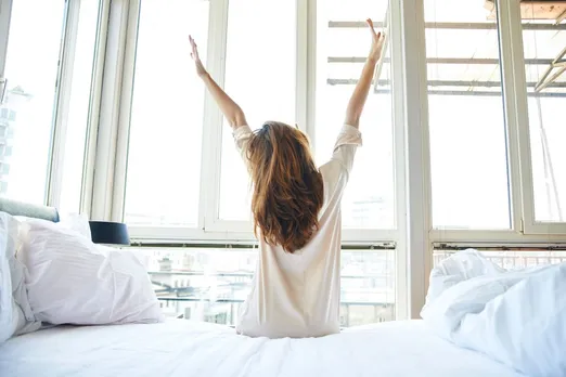 10 Habits To Stay Healthy & Fit: जीवन में अपनाएं यह 10 आदतें और रहें हमेशा फिट और सेहतमंद