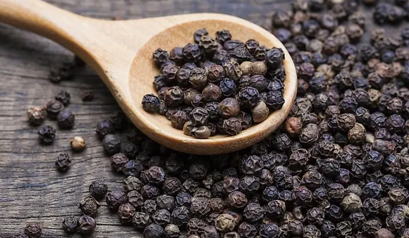 Ways To Use Black Pepper: काली मिर्च को इन 5 तरीकों से लें खाने के इस्तेमाल में