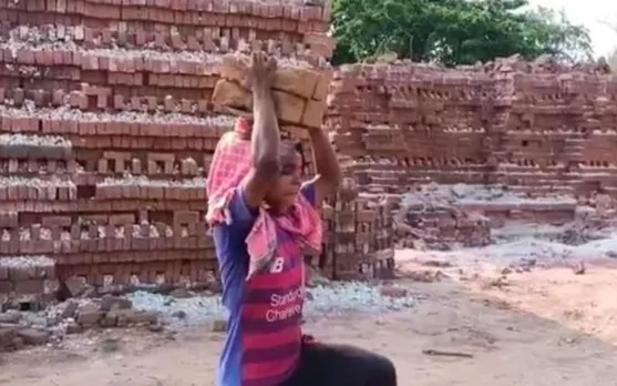 कौन हैं संगीता सोरेन? ईंट के भट्ठे में काम करने को मजबूर अंतरराष्ट्रीय फुटबॉलर