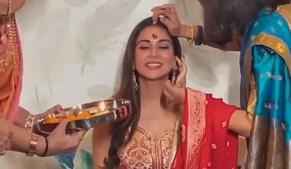 Shraddha Arya Marriage: श्रद्धा आर्या की शादी के बाद हुई विदाई की वीडियो वायरल, मस्ती करती हुई नजर आई श्रद्धा 