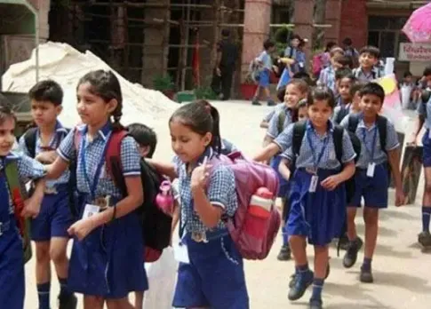 School Reopening In Corona : क्या कोरोना काल में माँ अपने बच्चो को फिर से स्कूल भेजने के लिए तैयार हैं?