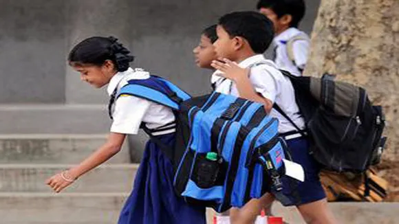 Delhi Schools Closed Again: सुप्रीम कोर्ट के गुस्से के बाद दिल्ली के स्कूल फिर से हुए बंद, कब खुलेंगे कोई न्यूज़ नहीं है