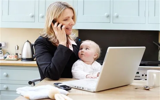 Working Mom Guilt: वर्किंग मॉम गिल्ट क्या है? इसे कैसे ओवरकम कर सकते हैं?