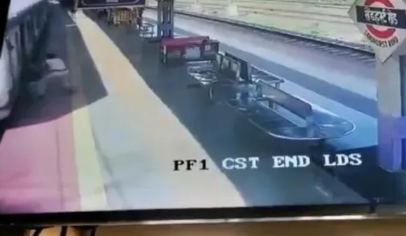 Trending Video Of Lady Constable: चलती ट्रेन से बुजुर्ग महिला को बचाया, सोशल मीडिया पर ट्रेंड कर रही ये कांस्टेबल