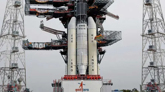 चंद्रयान -2 : आज दोपहर 2 :43 बजे चाँद पर जाने को तैयार