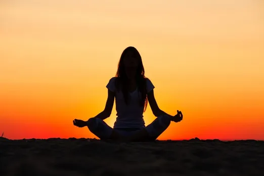 योगा से कैसे करें सेक्सुअल हैल्थ इंप्रूव ? जानिए 5 योगासन