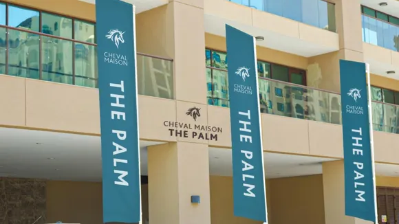 Cheval_PR01020425_P02