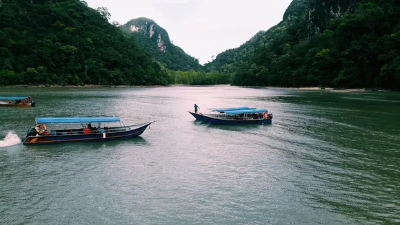 Tasik Dayang Bunting at Langkawi_Unsplash_oliverhafiz_