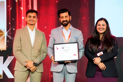 Mr. Vikram Cotah, CEO, GRT Hotels & Resorts receiving the award