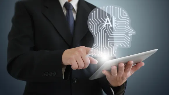 Balancing AI and Human Touch in Hospitality Restaurateur Opinions