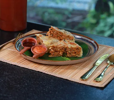 Chattipathri With Minced Chicken
