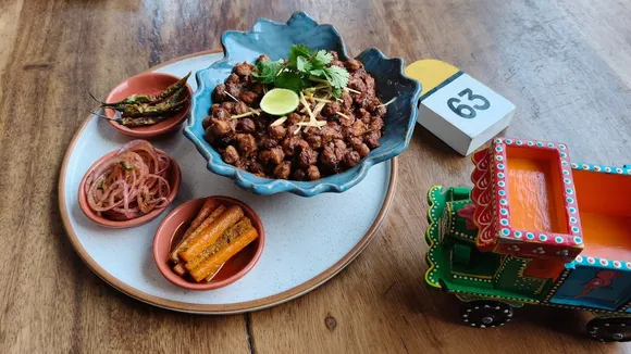 Amritsari Chole Gulzar - YAYAvar