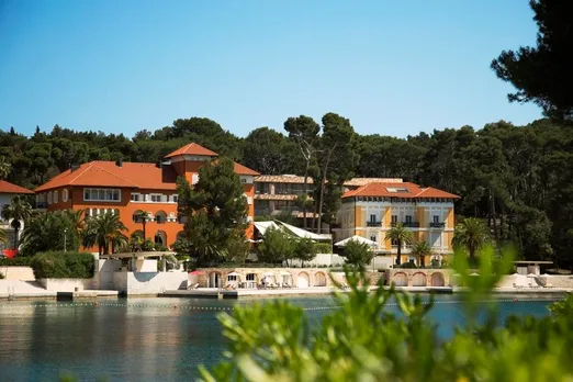 Exterior_IMG_9413_rt