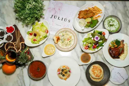 Christmas Brunch : Julius, Dobaraa & Eight 