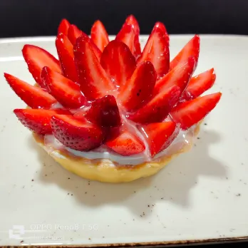 SINfully Delicious: Strawberry Tart Delights Await