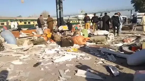 pakistan rail station blast