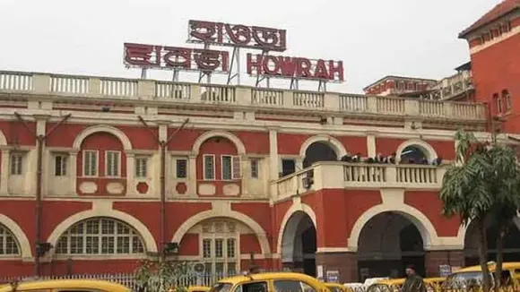 man arrested with a large amount of gold and silver jewelry from Howrah station: হাওড়া স্টেশনে সোনা ও রূপোর গয়না-সহ গ্রেফতার এক ব্যক্তি