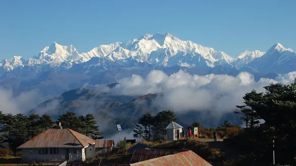Kolkata tourist dies while treking Sandakphu: সান্দাকফু কলকাতার পর্যটকের মৃত্যু