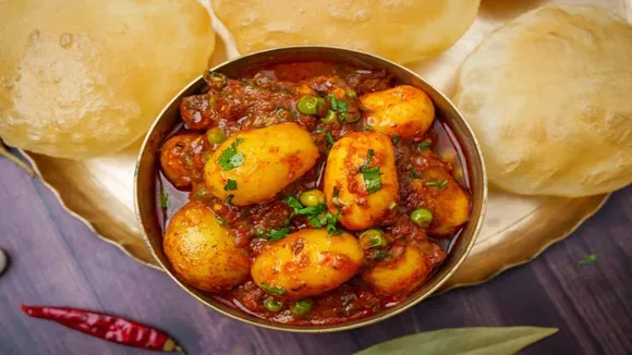 Koraishuti diye aloor dum recipe: বাড়িতেই কীভাবে চটজলদি কড়াইশুটি দিয়ে আলুর দম বানাবেন