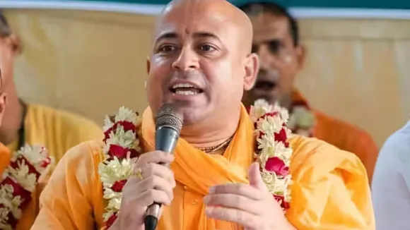 Chinmoy Krishna Das Arrested,Bangladesh,Muhammad Yunus,ISKCON,বাংলাদেশ,চিন্ময়কৃষ্ণ দাস,মহম্মদ ইউনুস